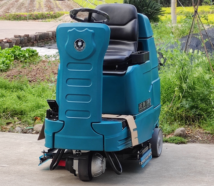 潔士S70B大型雙刷駕駛式洗地機